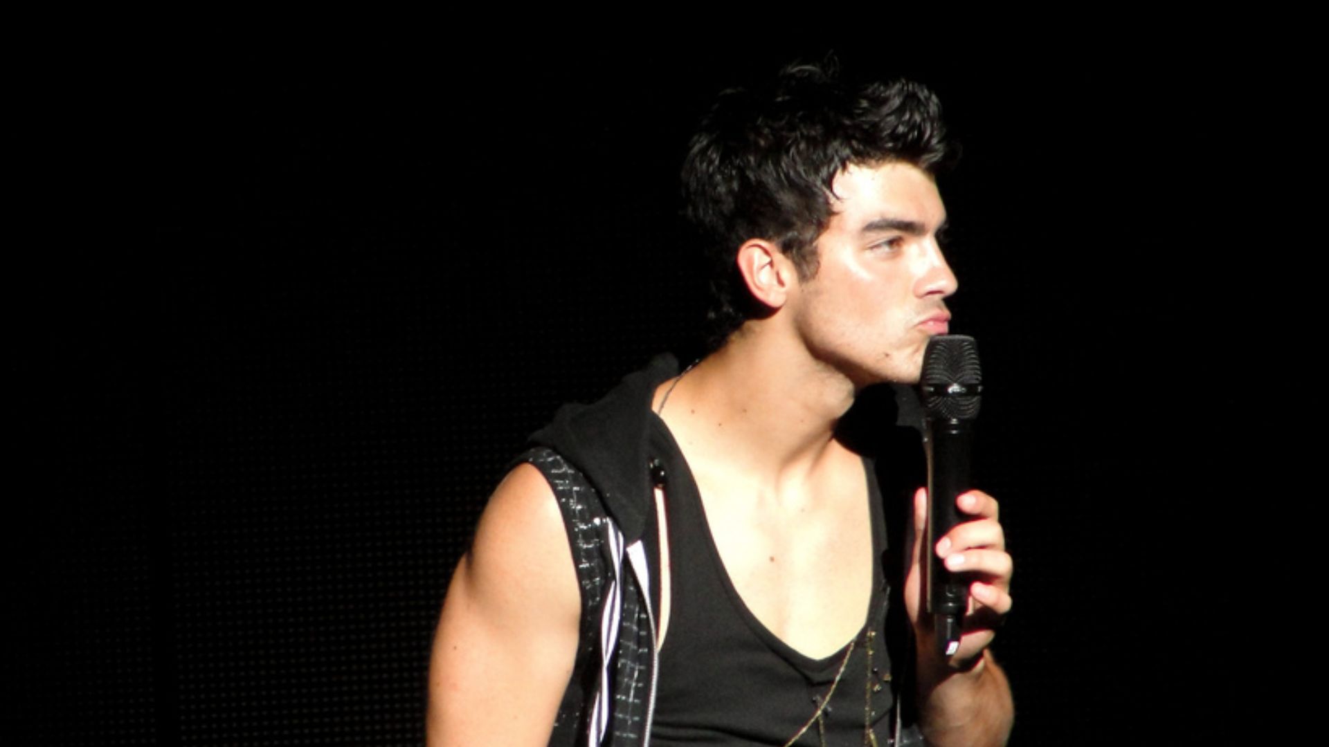 File:JoeJonasSep10 7.jpg