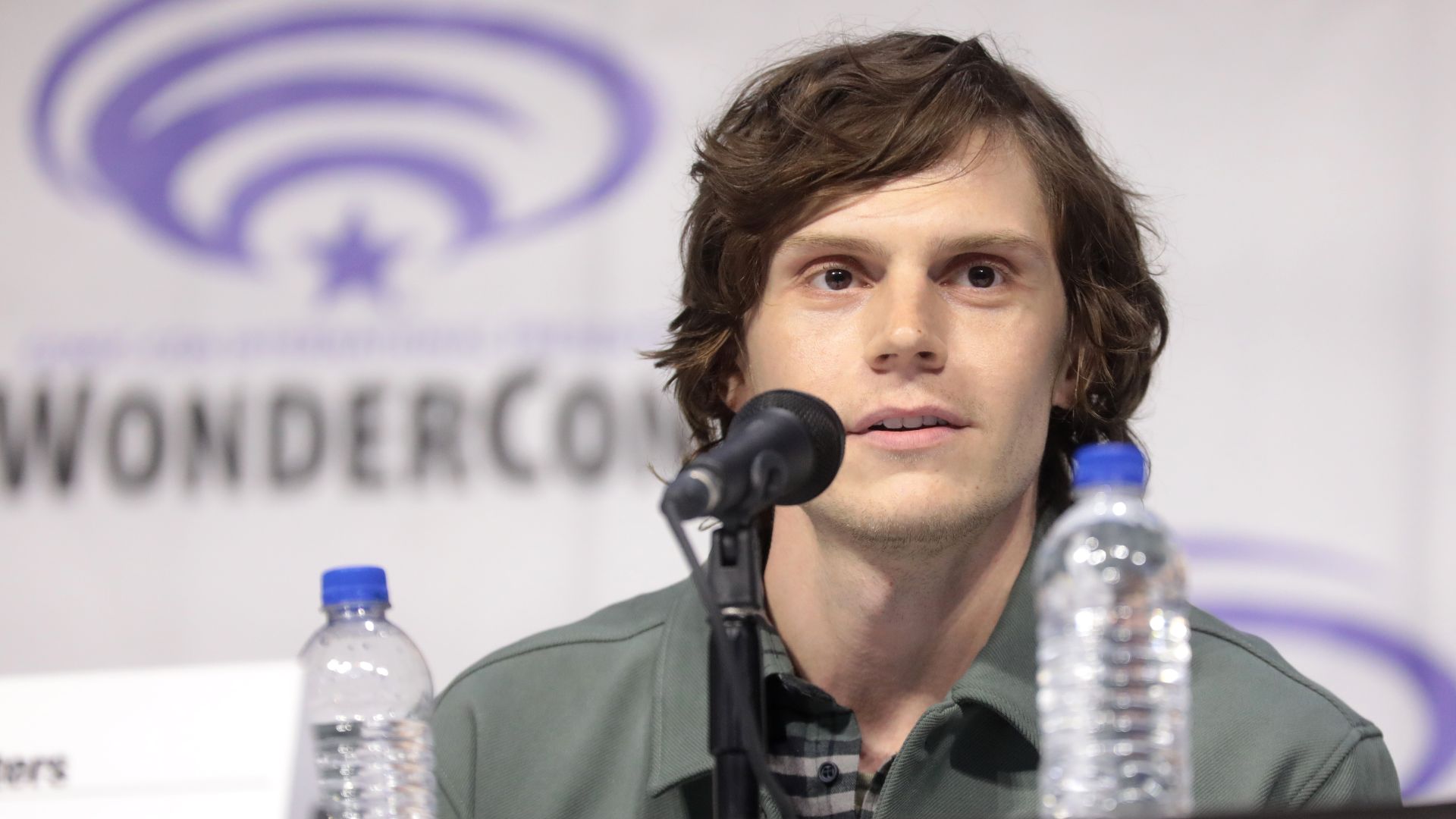 File:Evan Peters (46795367644).jpg