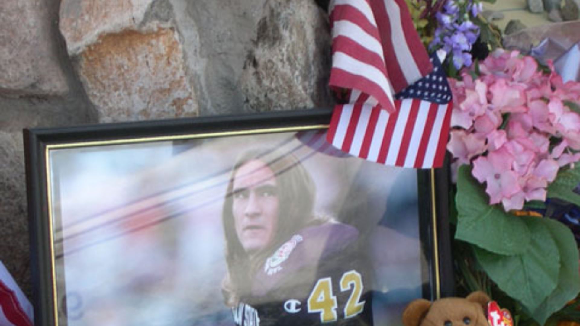File:Tillman Memorial Outside Sun Devil Stadium.jpg