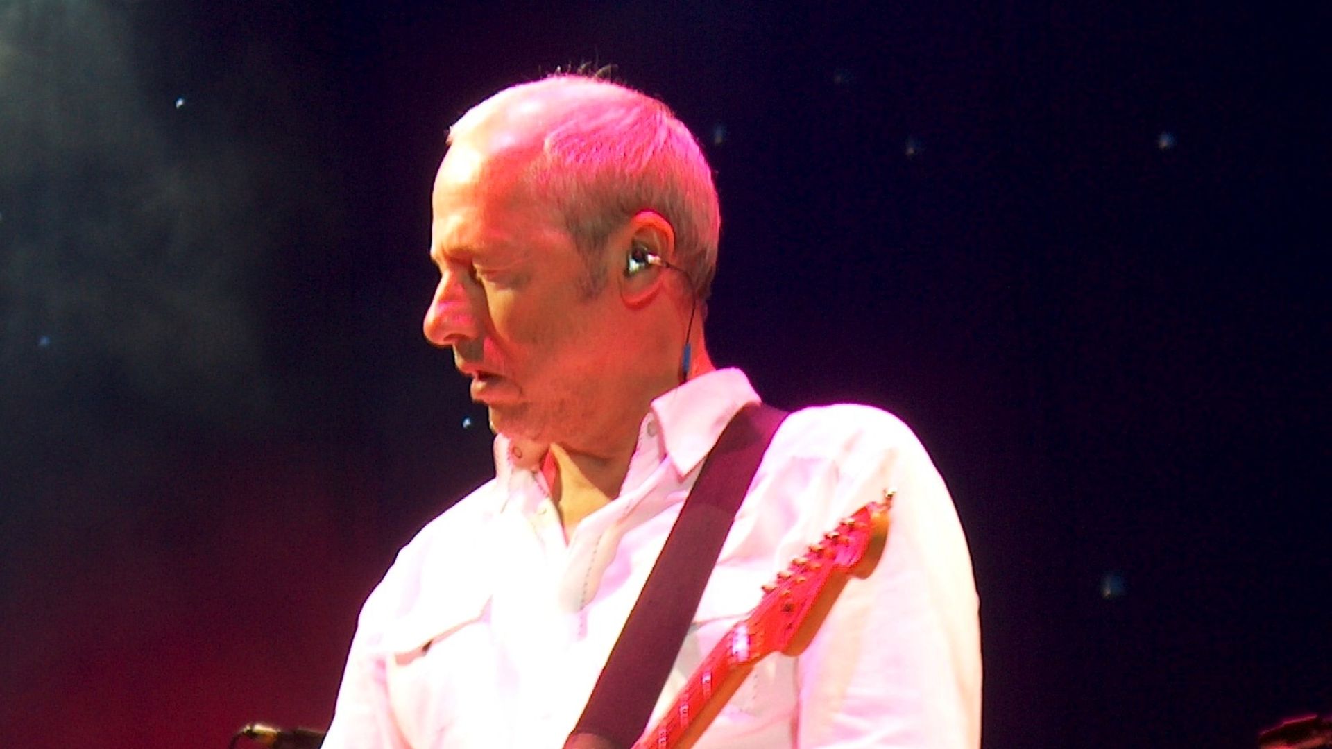 File:Mark Knopfler-Barcelona 2006.JPG