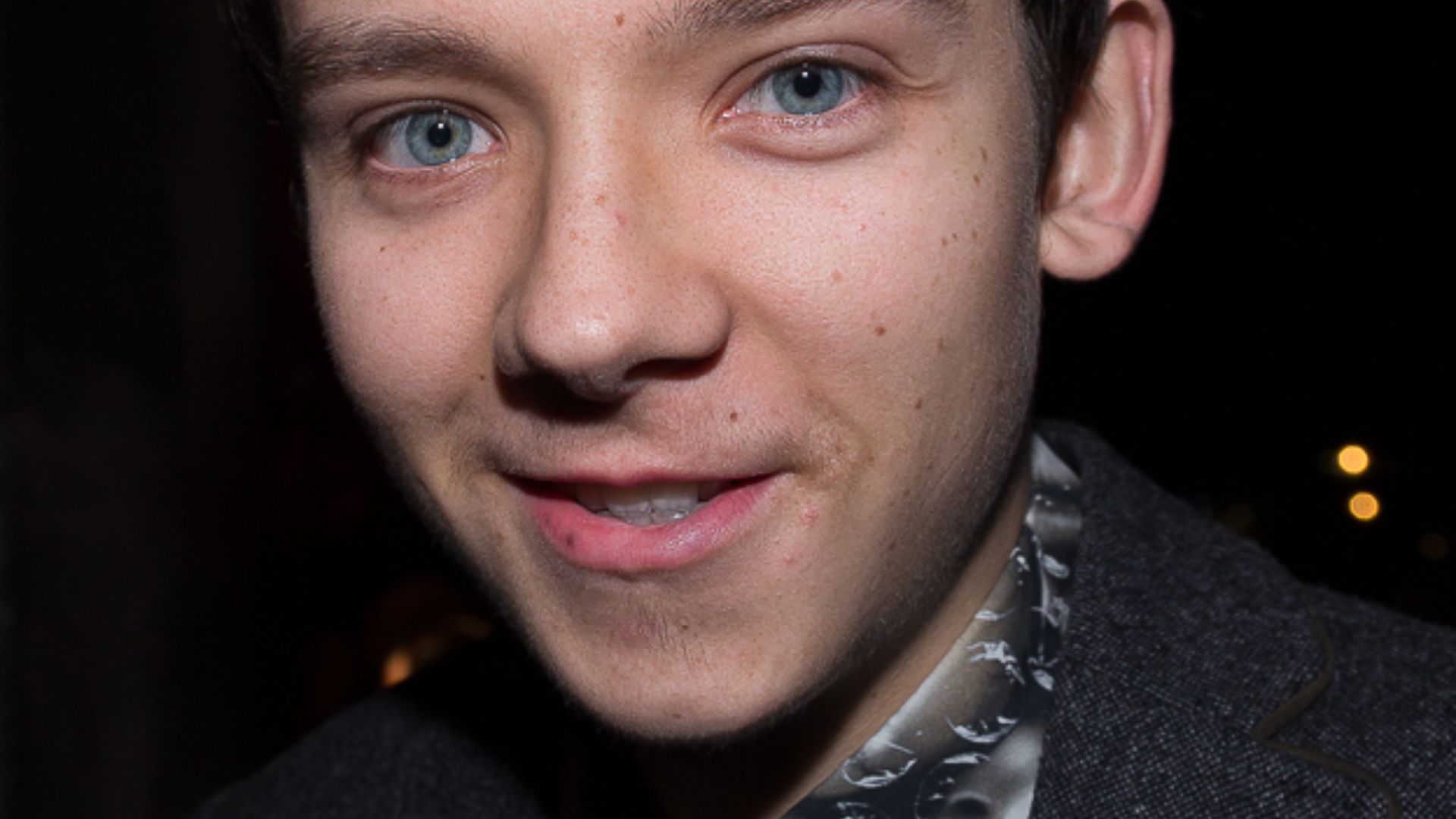 File:Asa Butterfield 2014.jpg