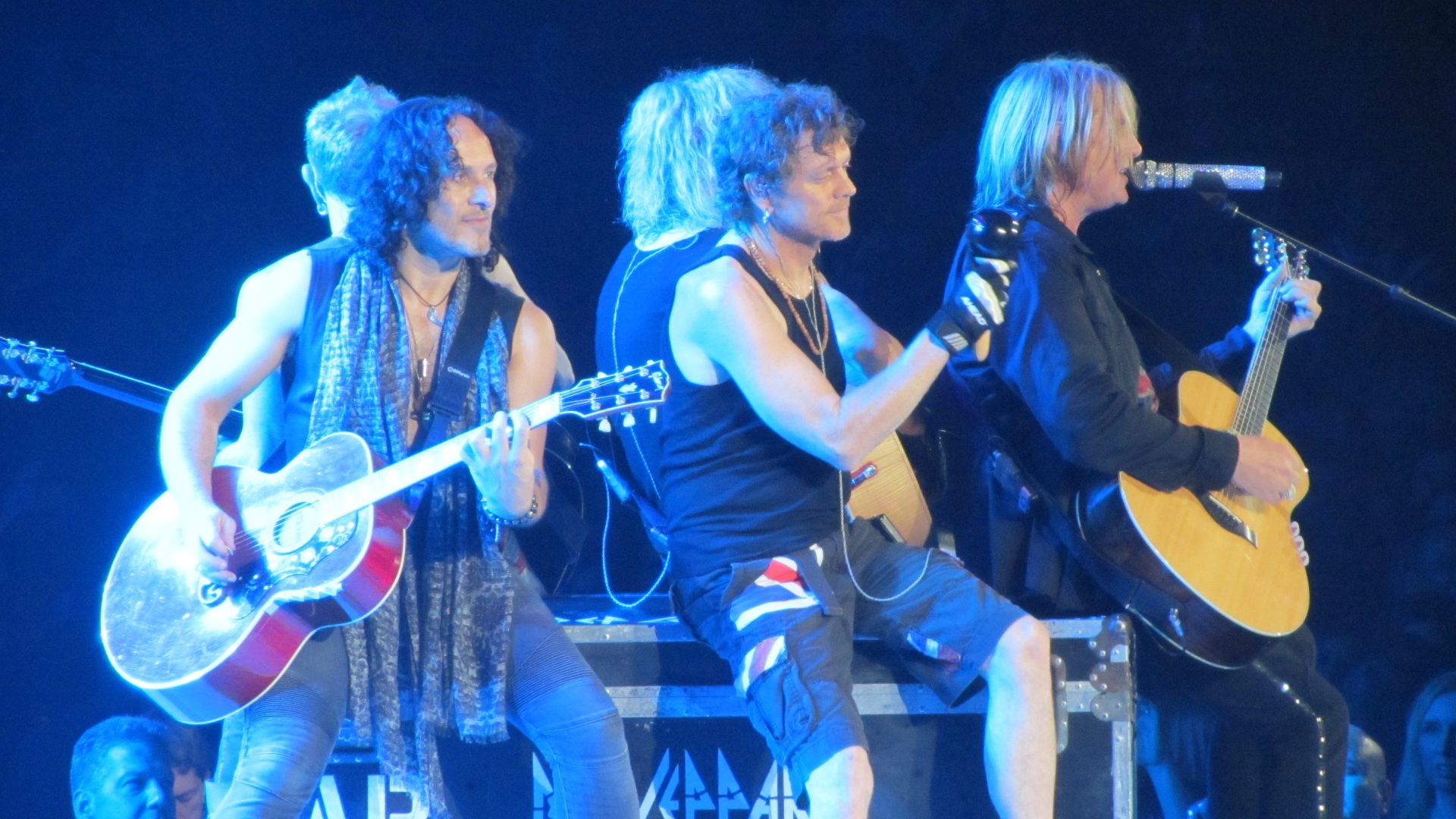 File:Def Leppard Allstate Arena 7-19-12.JPG