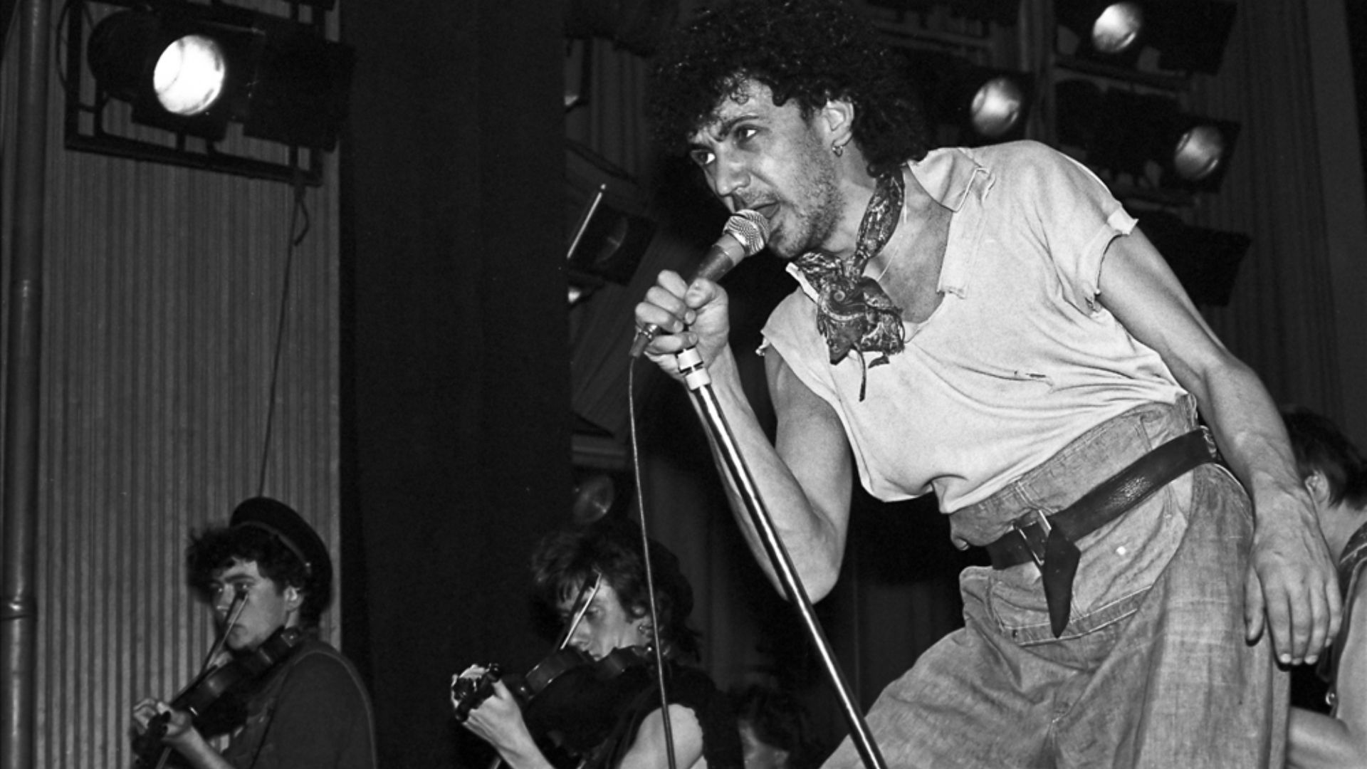 File:Dexys Midnight Runners (1982).png