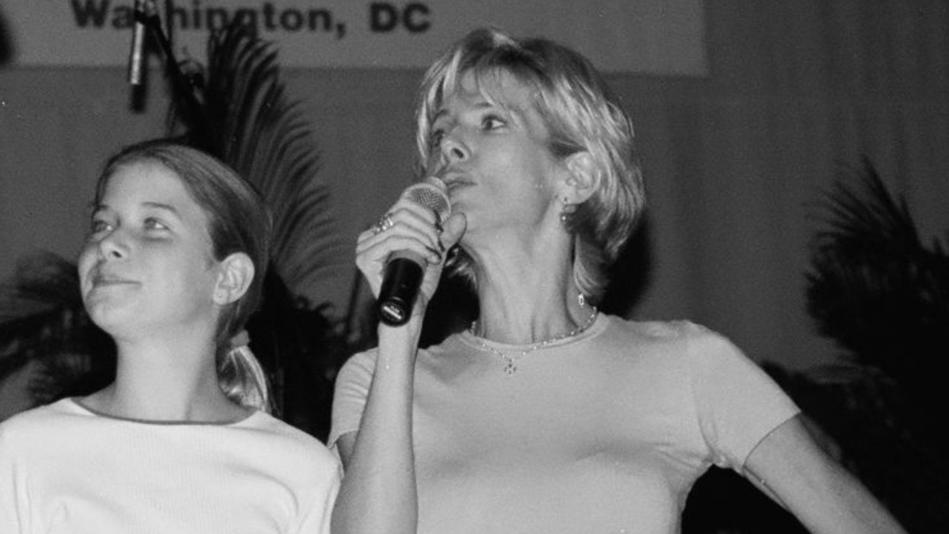 File:Pat & Debby Boone.jpg