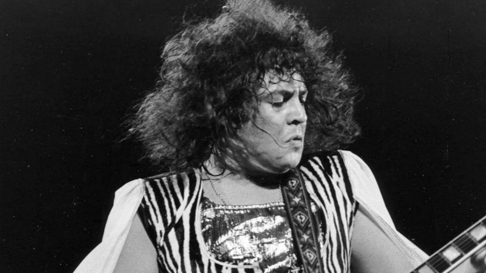 File:Marc Bolan In Concert 1973.jpg