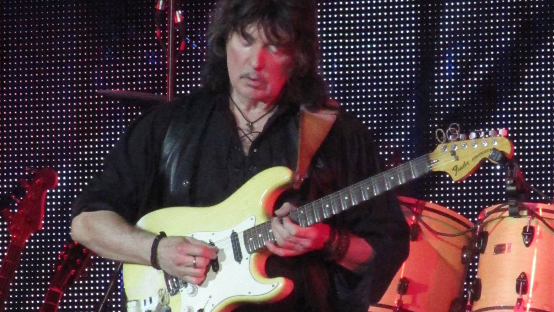 File:Ritchie Blackmore's Rainbow headlining the Stone Free 2017 Festival at the O2 (34994158240).jpg