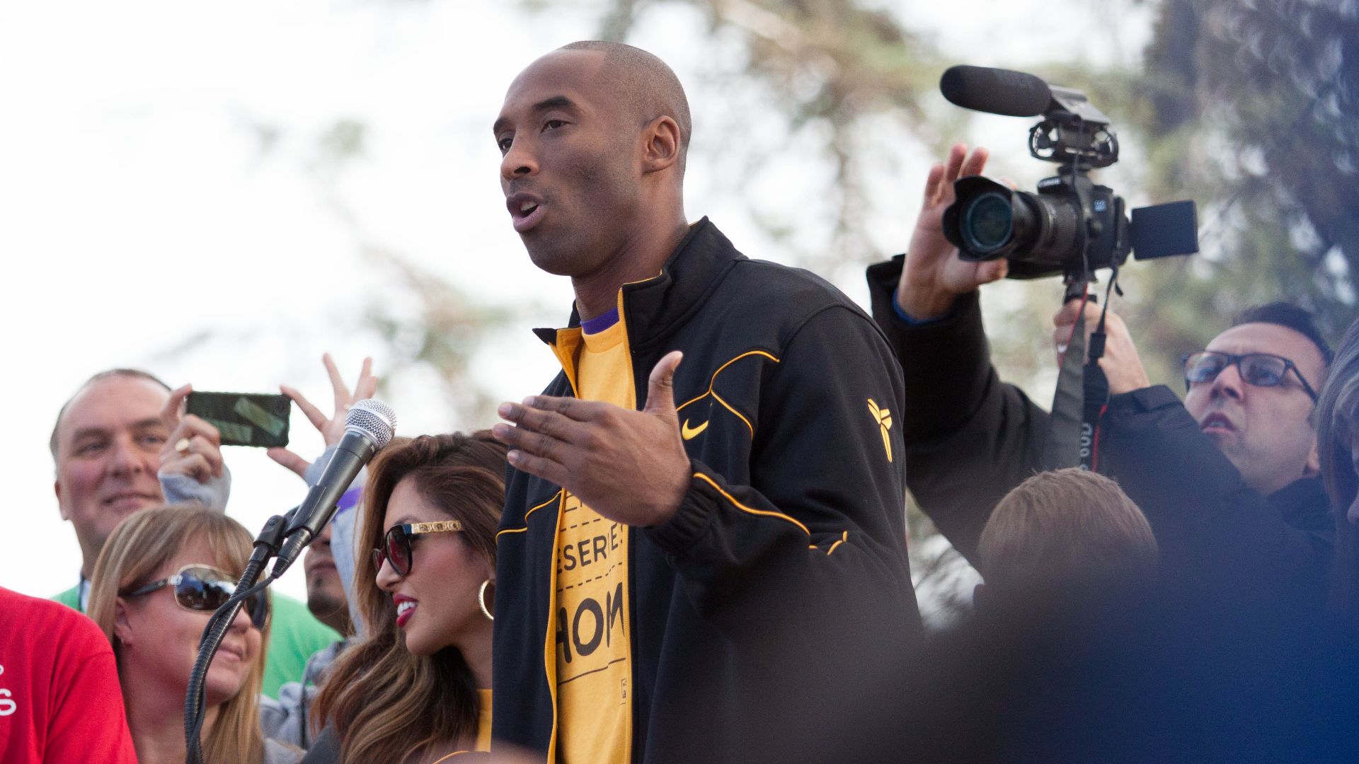 File:Kobe Bryant - 11019188223.jpg