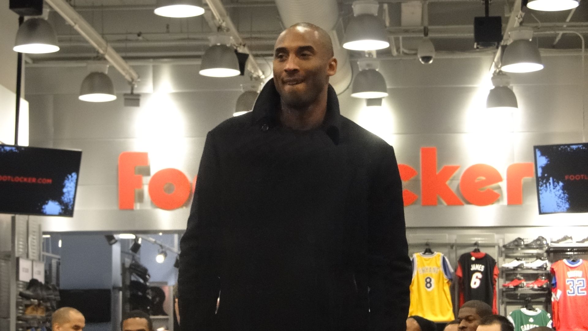 File:Kobe Bryant in 2010-7.jpg