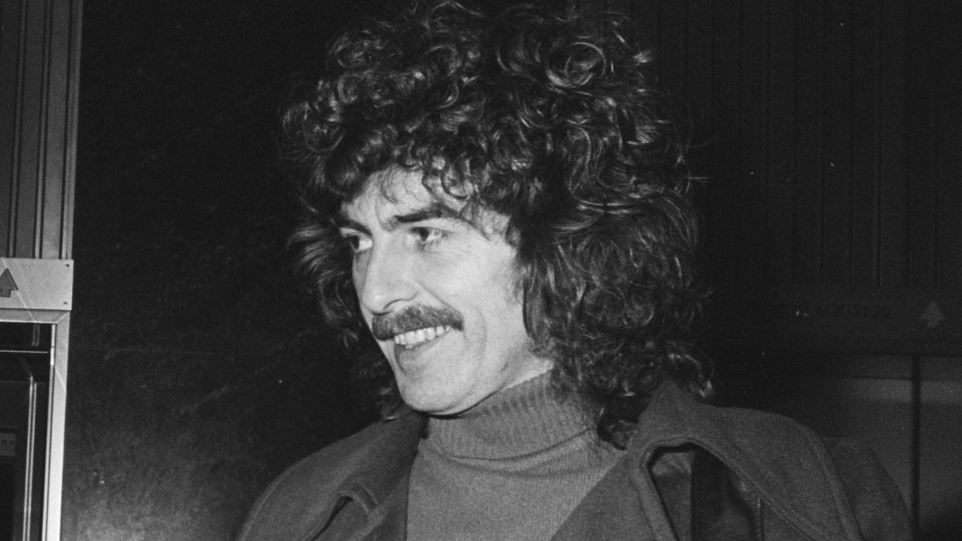 File:GeorgeHarrison1977.jpg