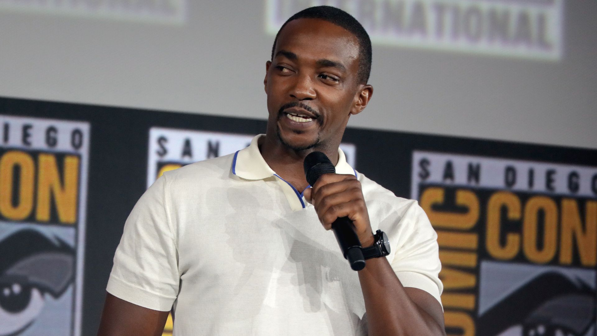 File:Anthony Mackie (48469318202).jpg