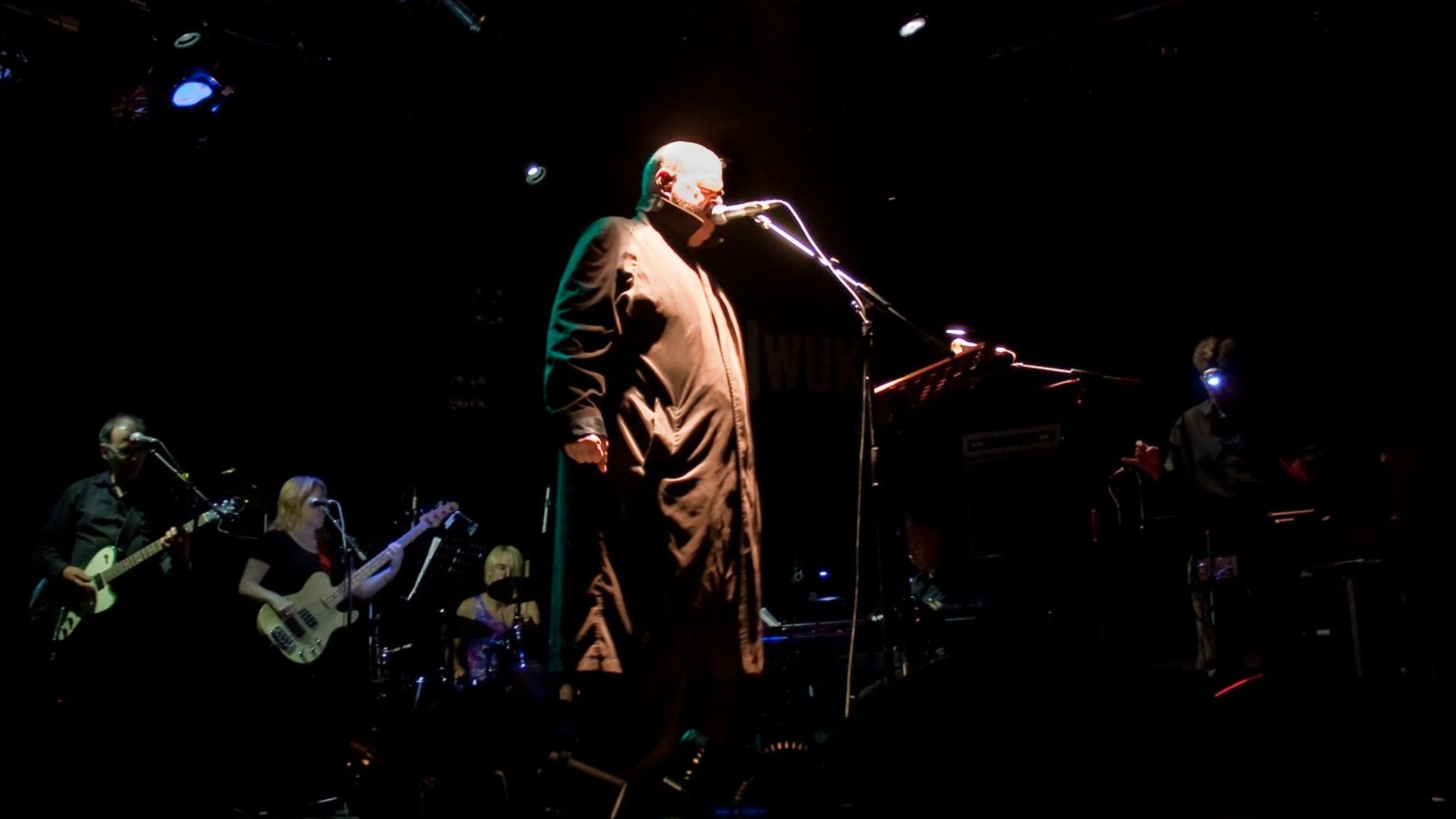 File:Pere Ubu Live Vienna 2009.jpg
