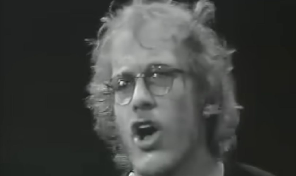 Screenshot from Keep Me in Your Heart (2003)