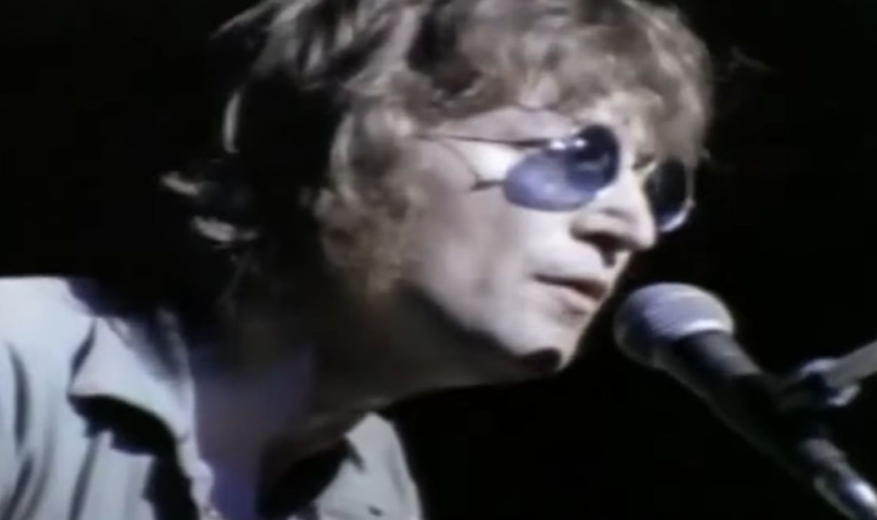 Screenshot from Mother (1970)