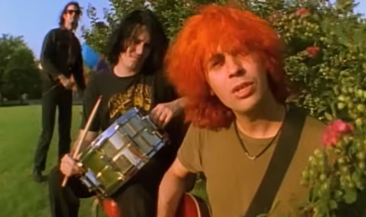 Screenshot from She Don’t Use Jelly (1993)