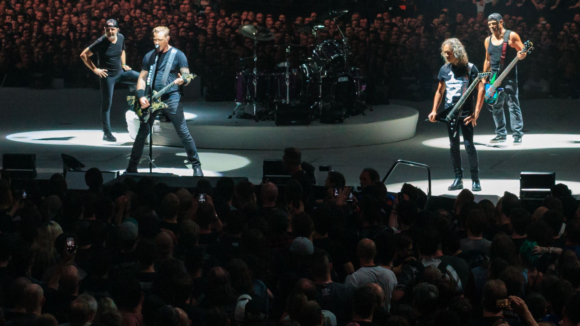 File:Metallica Live at The O2, London, England, 22 October 2017.jpg