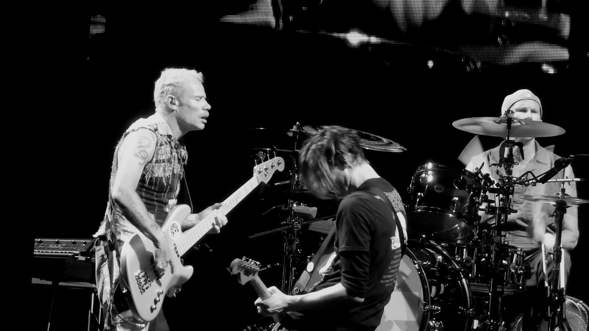 File:Red Hot Chili Peppers, O2 Arena, London (31293888663).jpg