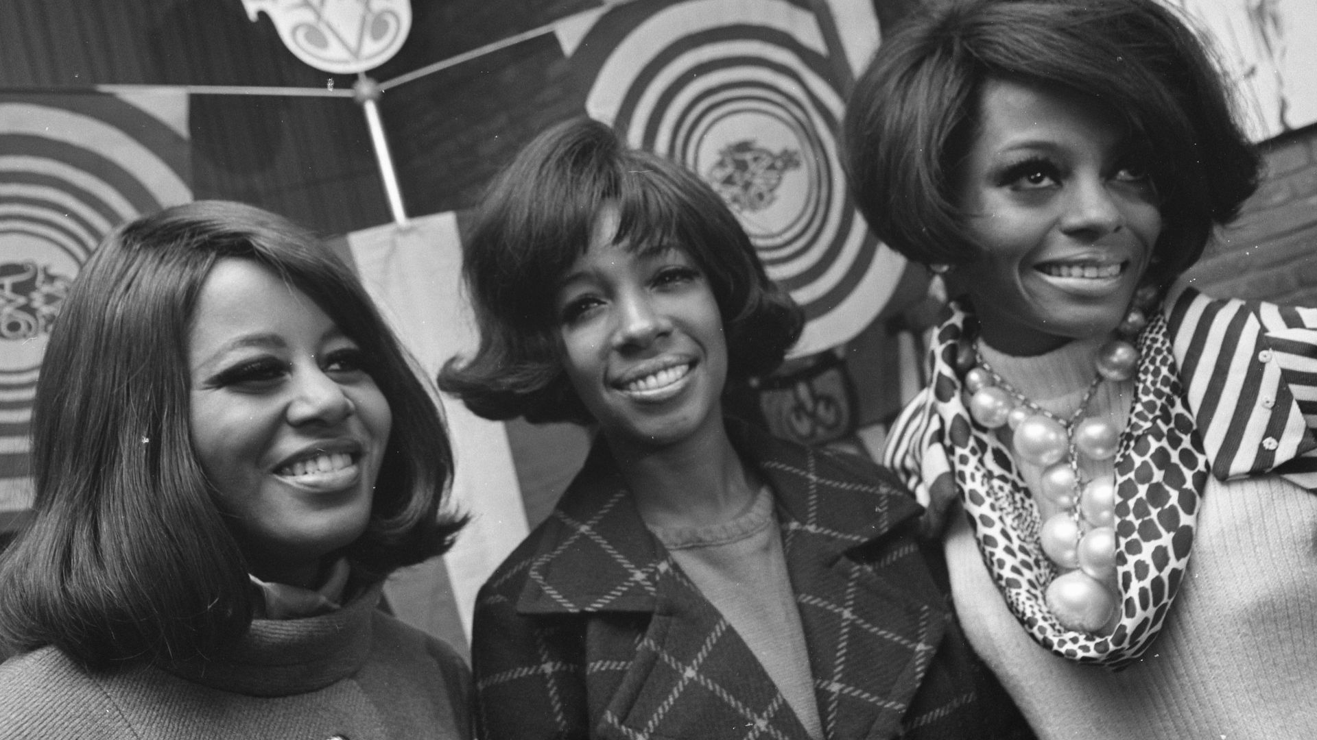 File:Supremes1968HiltonNL.jpg