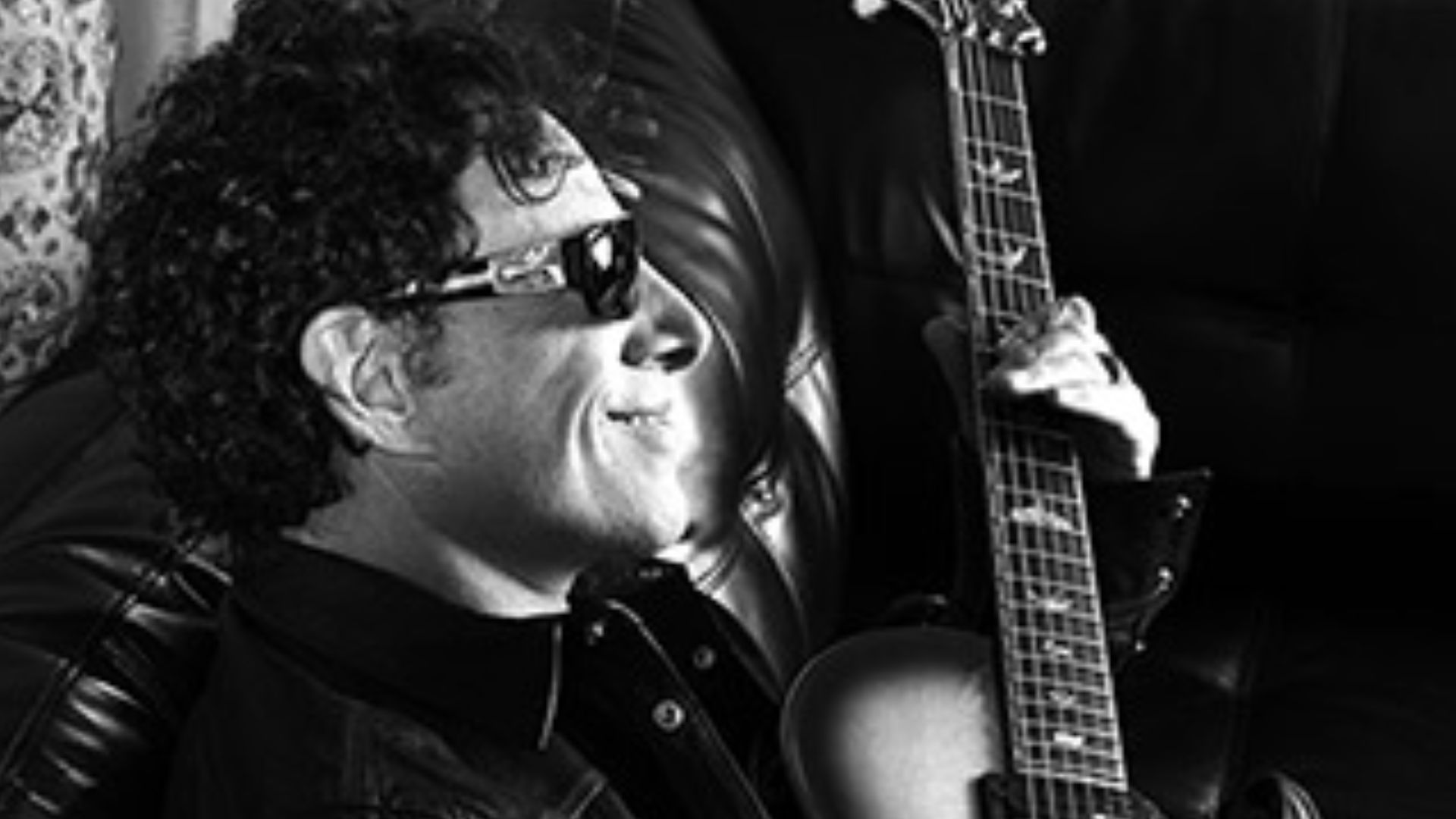 File:Neal Schon in July 2013.jpg