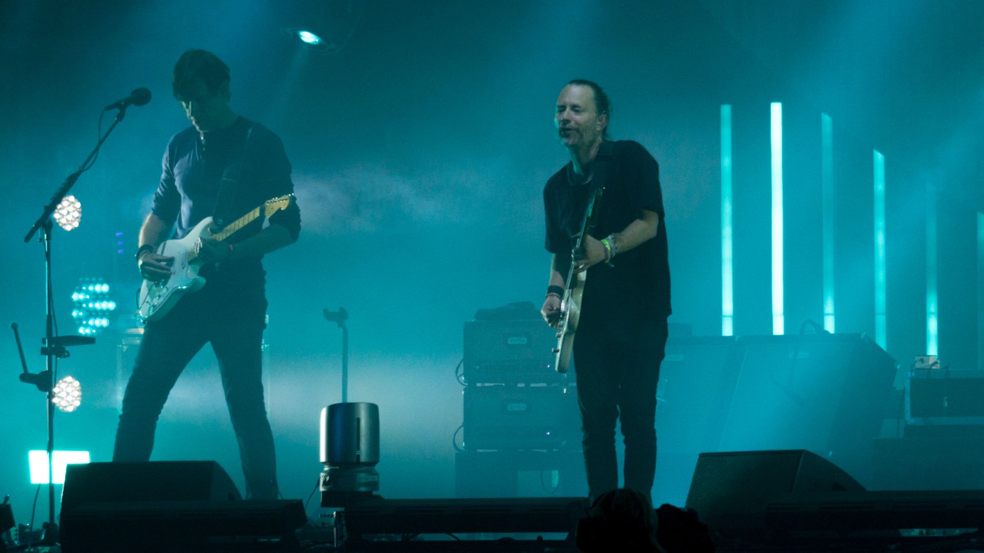 File:Radiohead Glasto17-79 (35547403336).jpg