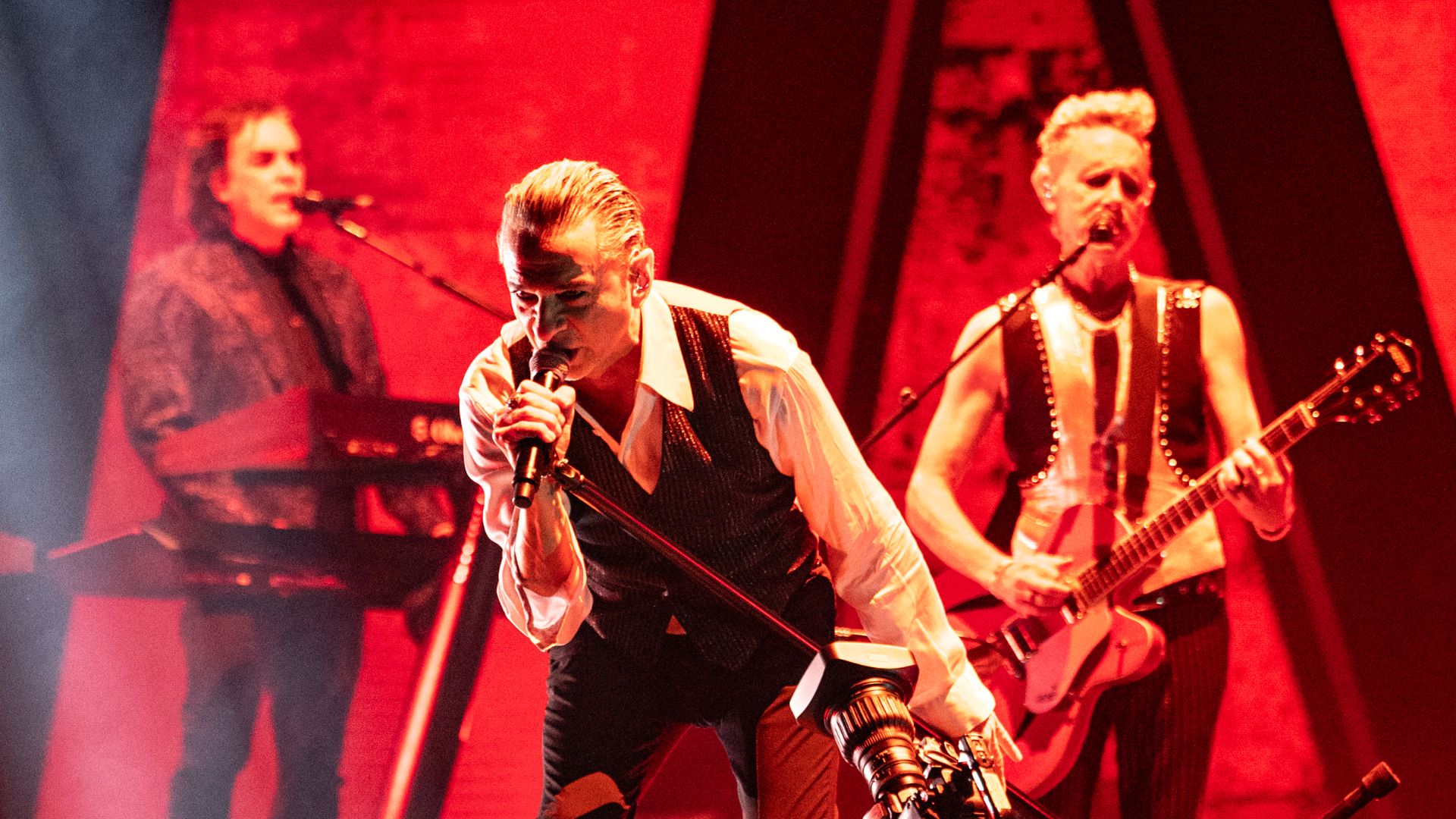 File:Depeche mode in portland Nov 2023.jpg