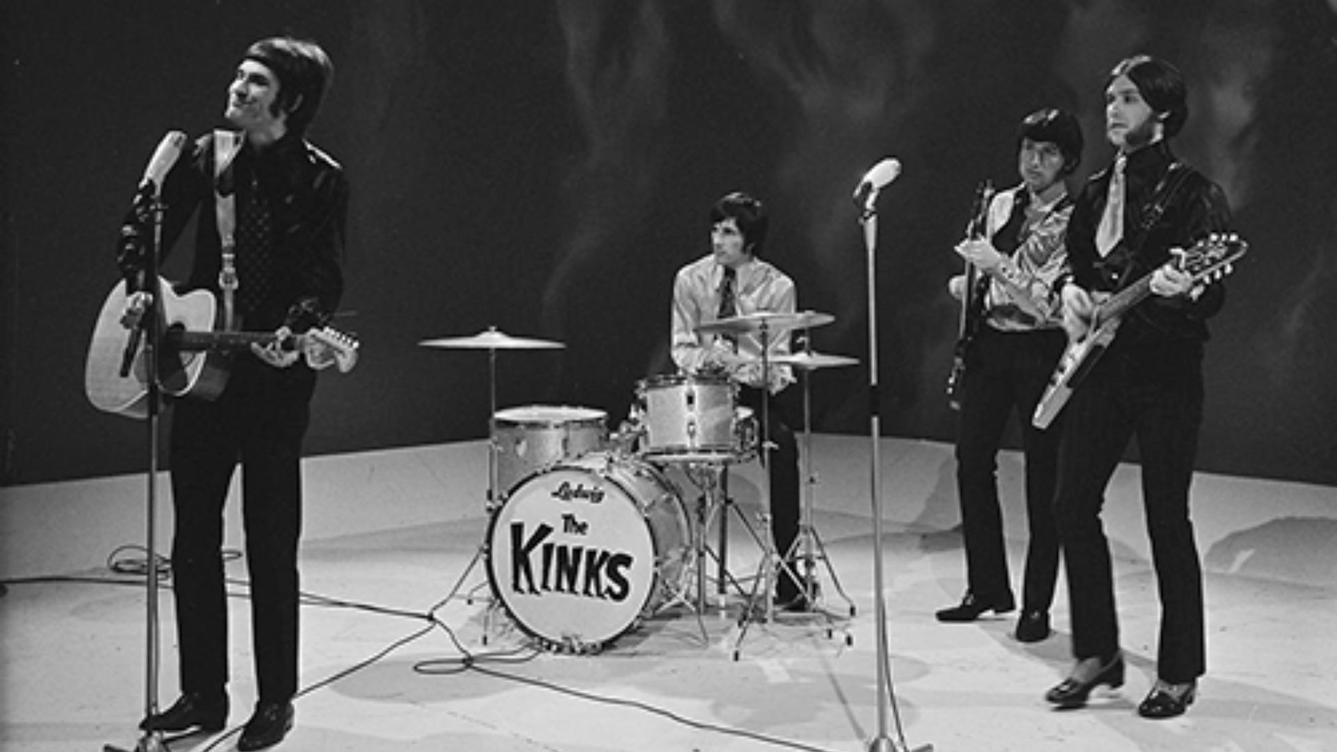 File:Fanclub - The Kinks 2.png