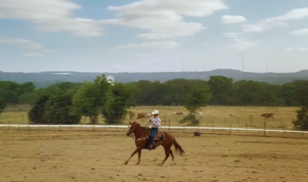 Screenshot from George Strait – Troubadour (2008)