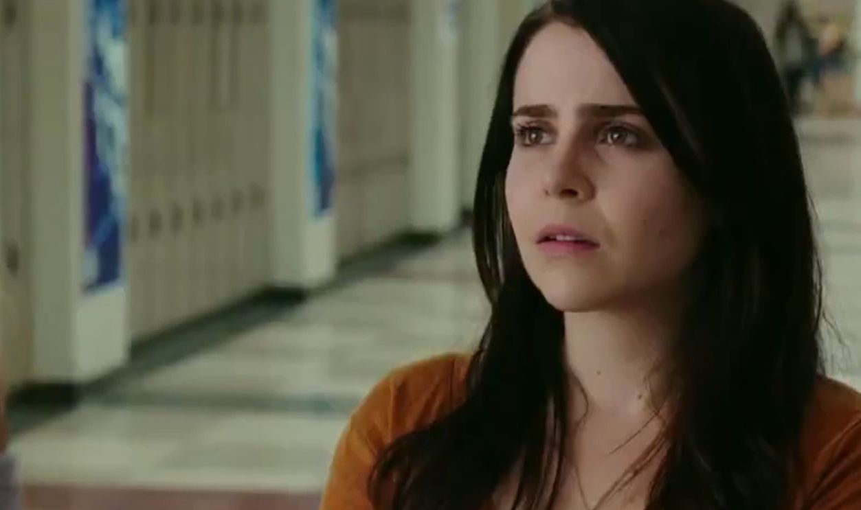 Screenshot from The DUFF (2015)