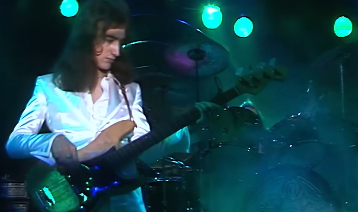 Screenshot from Bohemian Rhapsody (1975)