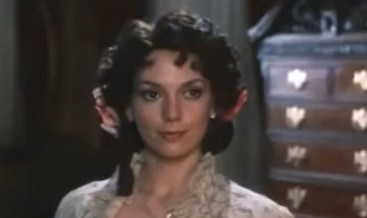 Screenshot from Scarlett (1994)