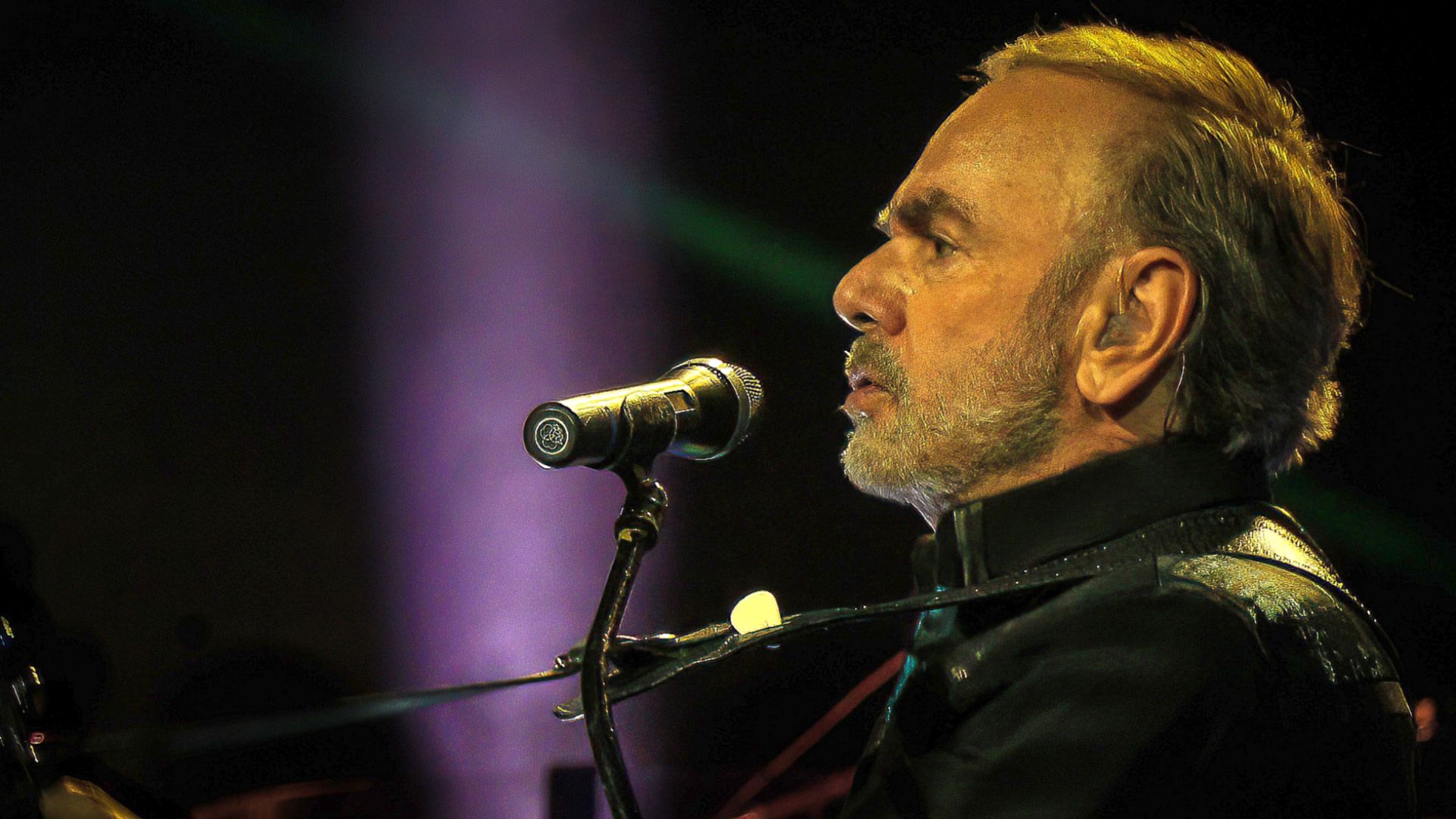 File:Neil Diamond 2015.jpg