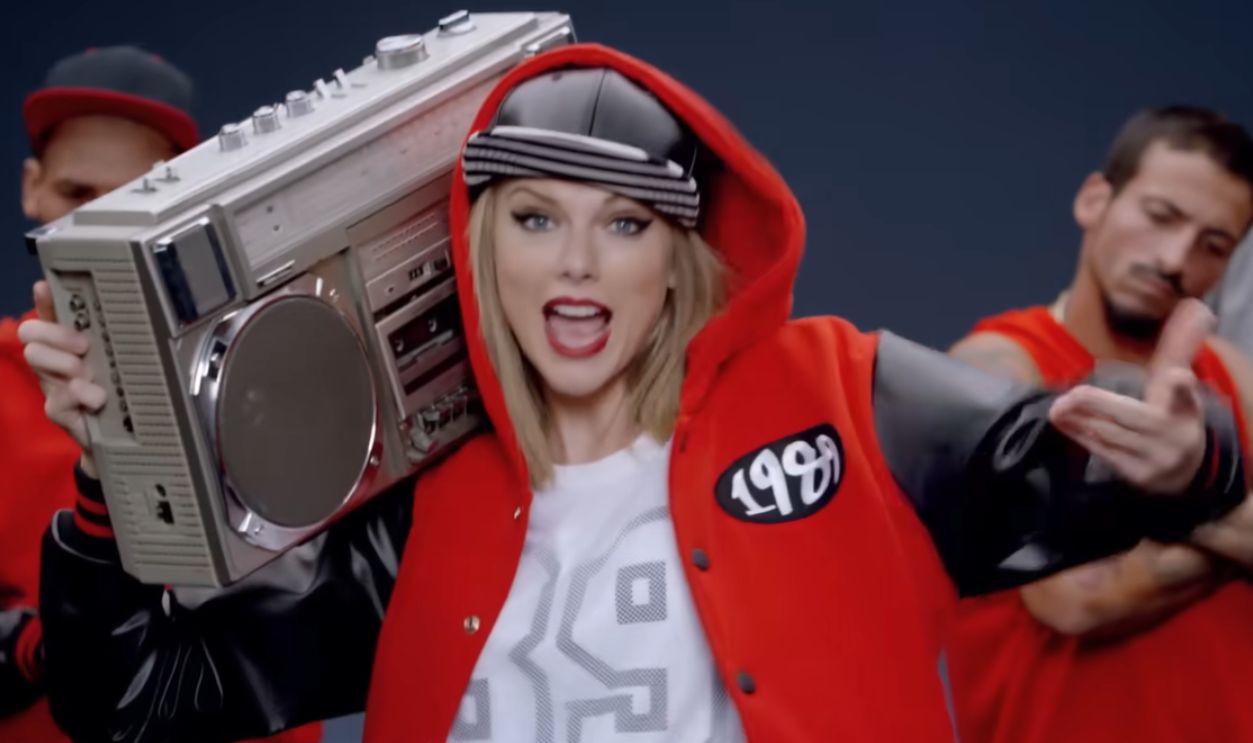 Screenshot from Shake It Off (2014)