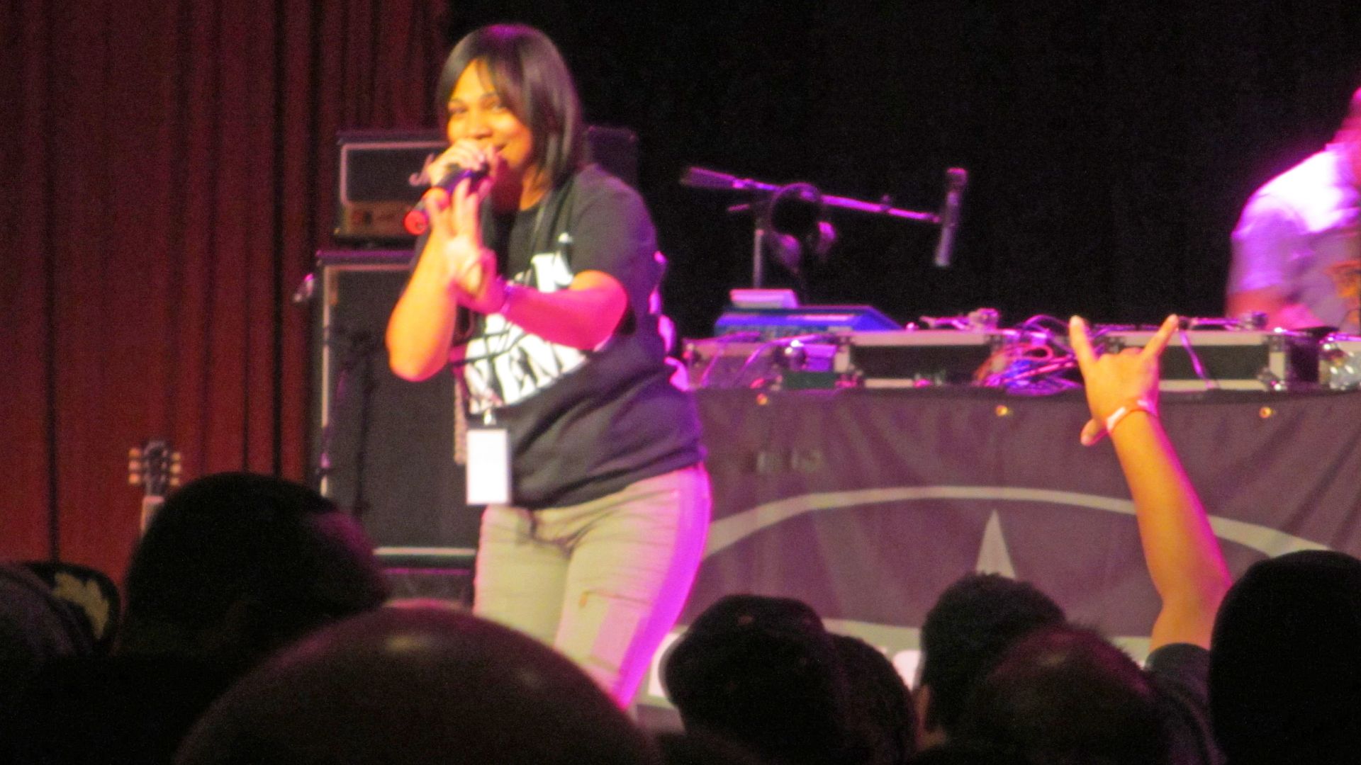 File:Monie Love @ House of Blues, Chicago 12 8 2012 (8263519804).jpg