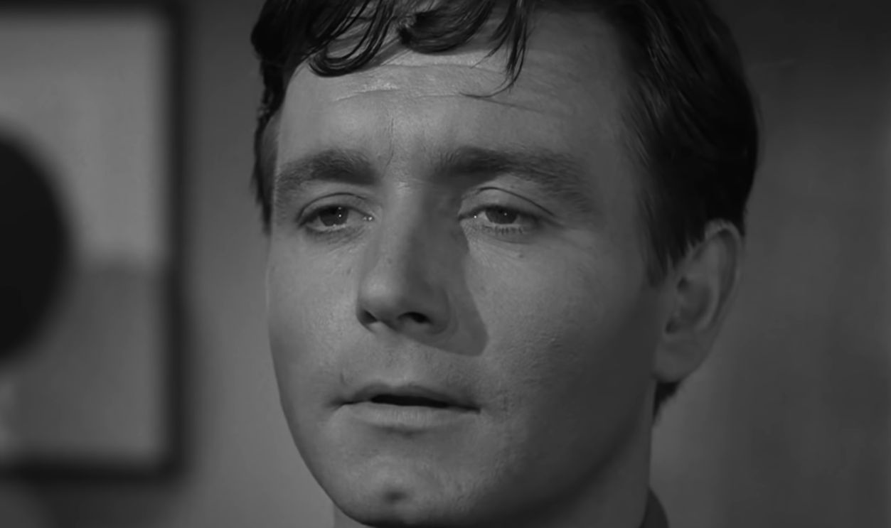 Screenshot from The Twilight Zone: The Last Flight (1960)