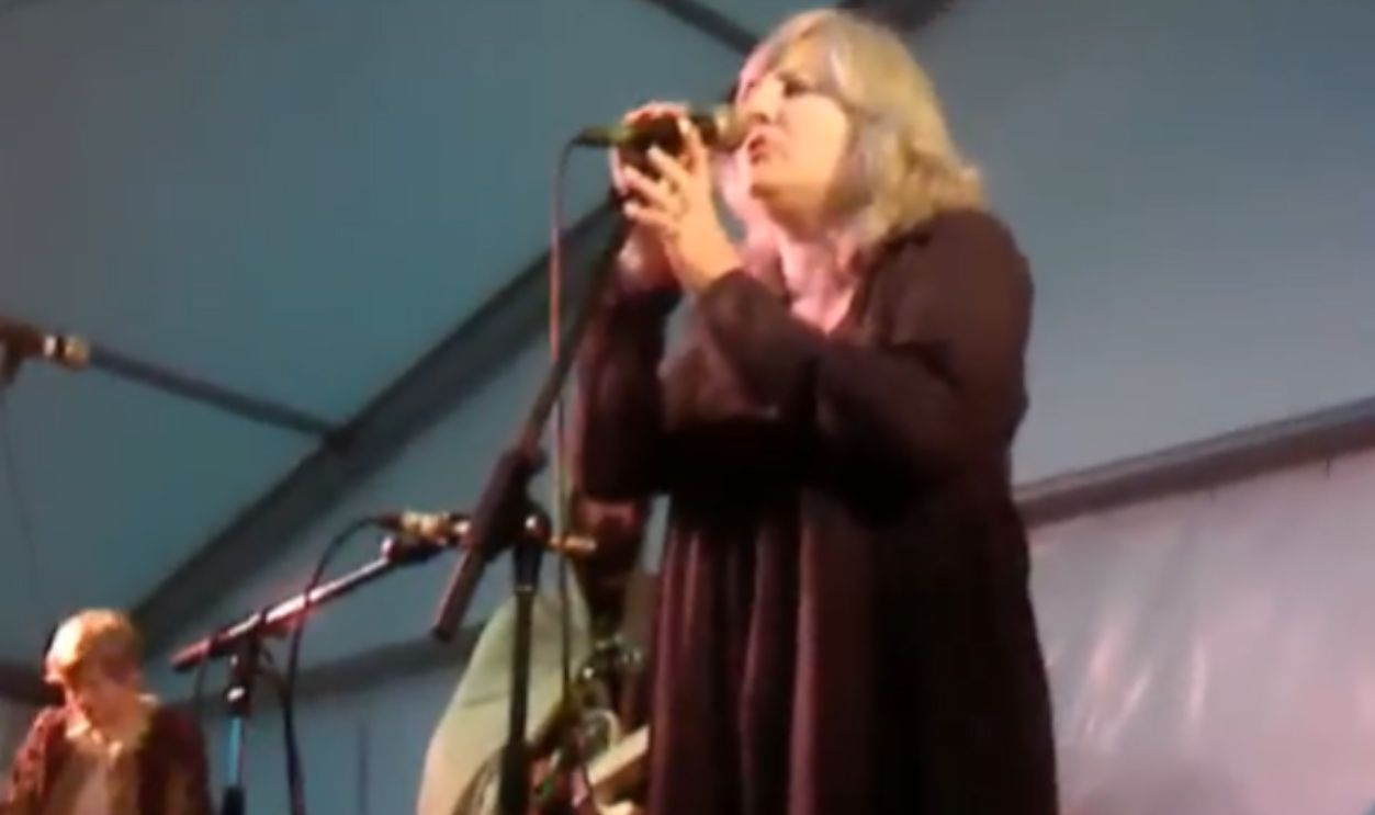 Screenshot from Messenger Birds (1972)