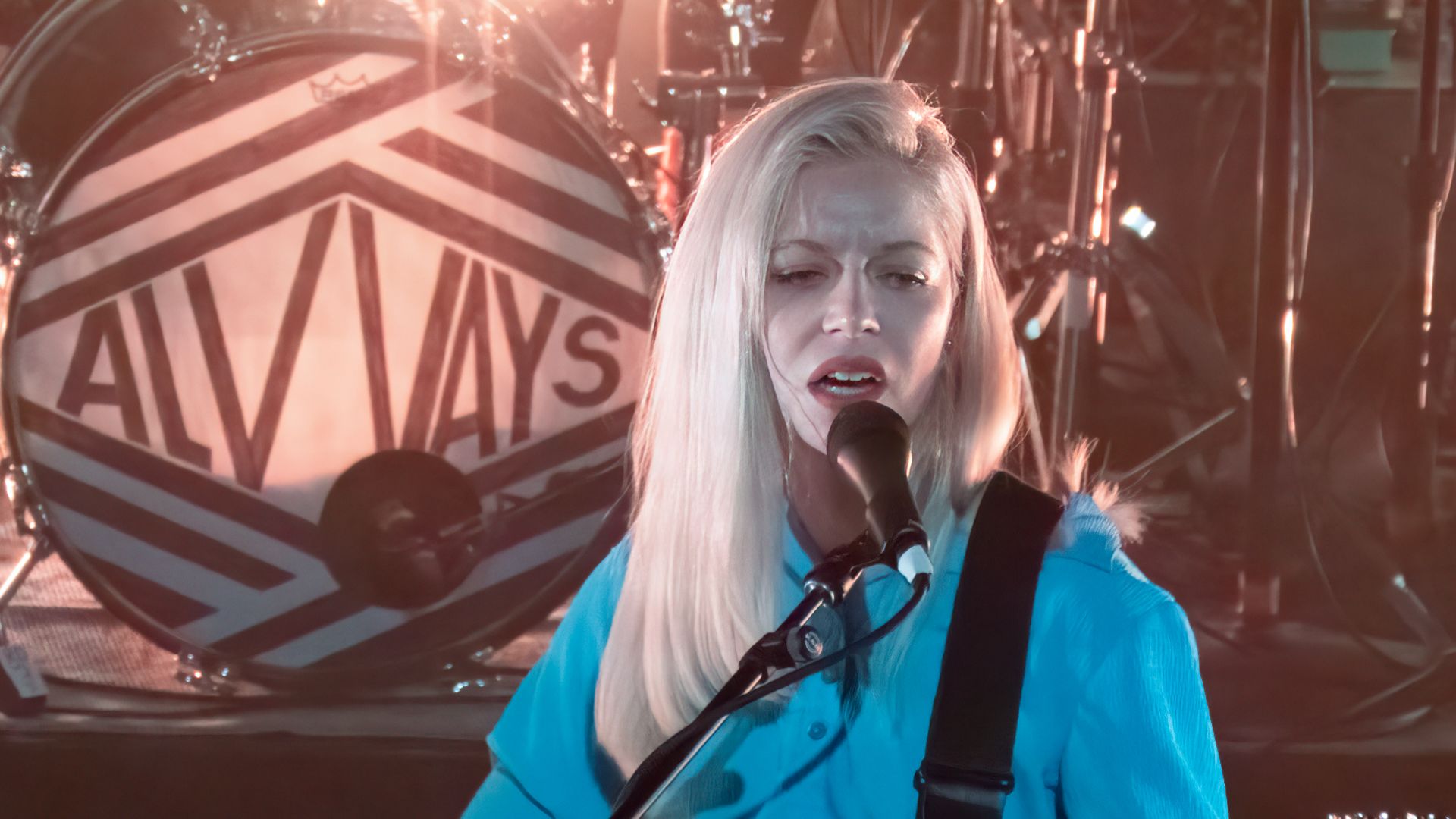 File:Alvvays (52517590114).jpg