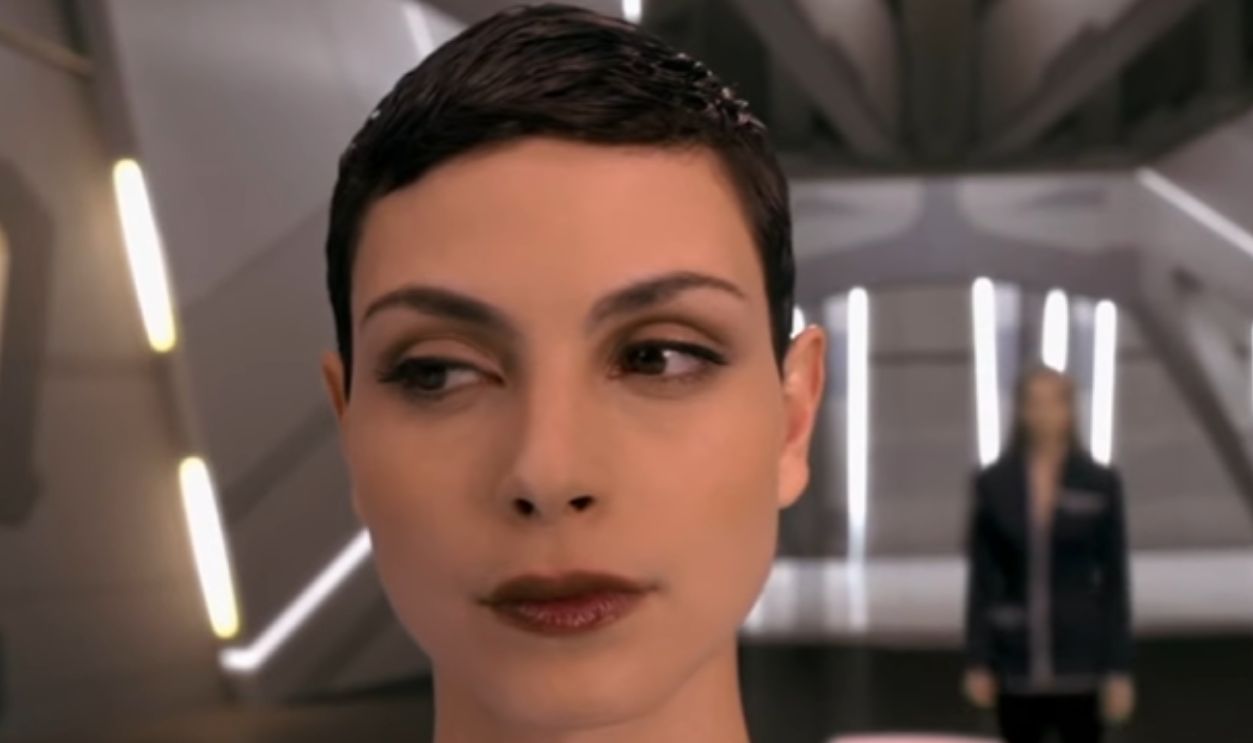 Screenshot from V (2009-2011)