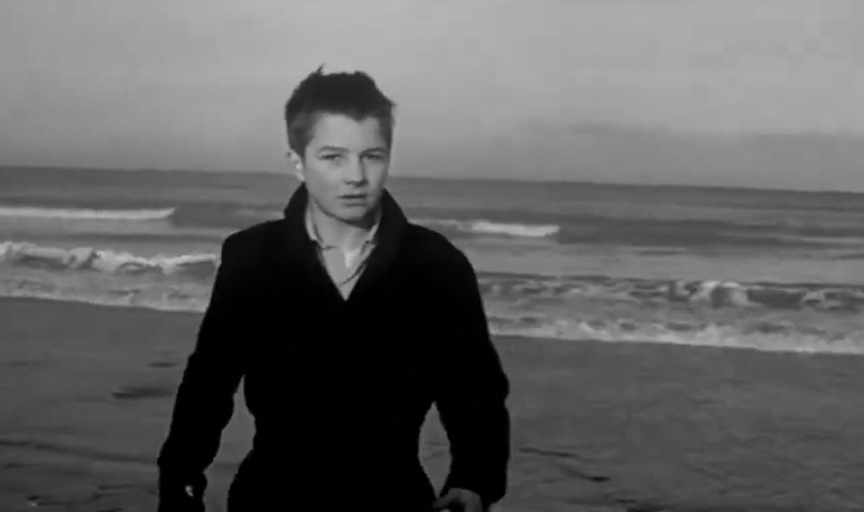 Screenshot from The 400 Blows (1959)