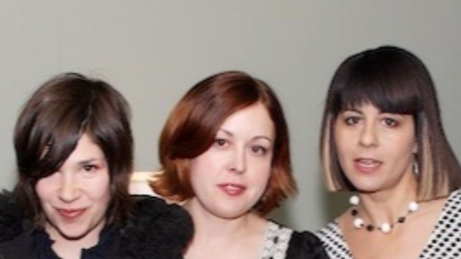 File:Sleater-Kinney - backstage SXSW 2006 (cropped).jpg