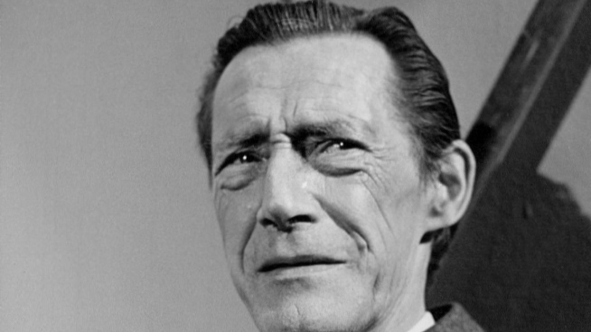 File:John Carradine - The Green Hornet, Episode 23 (Alias The Scarf) - 1967.jpg