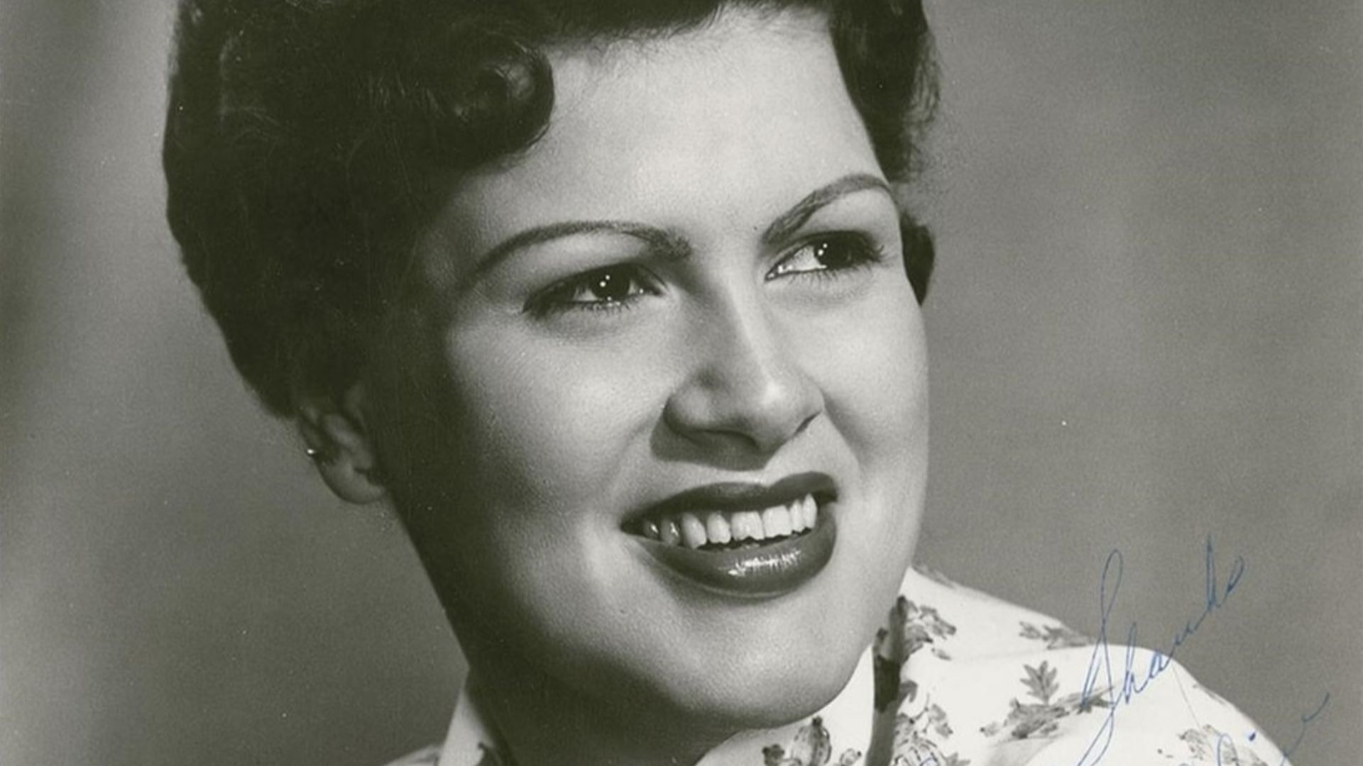 File:Patsy Cline 1960 publicity portrait - cropped.jpg