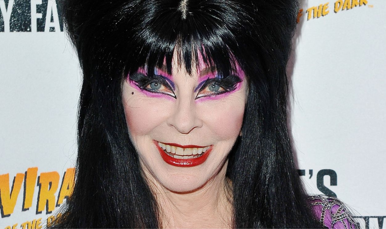 Paul Abdul Visits Knott's Scary Farm