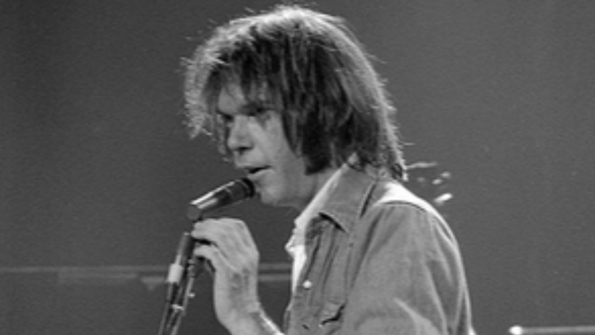 File:Neil Young 1976.jpg