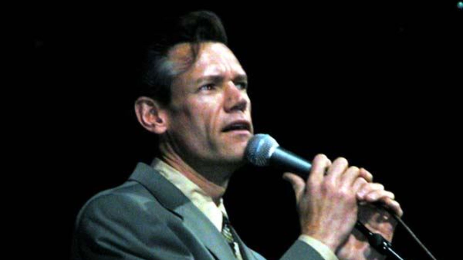File:Randy Travis MCI Center In Washington.jpg