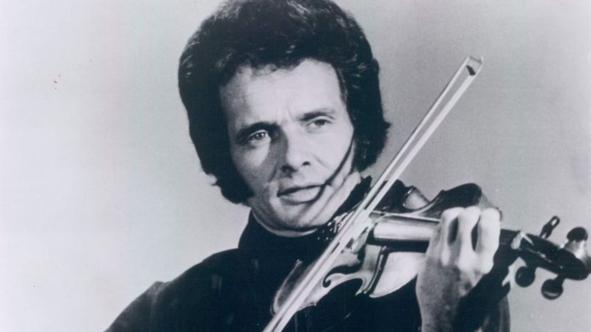 File:Merle Haggard 1975 - cropped.jpg