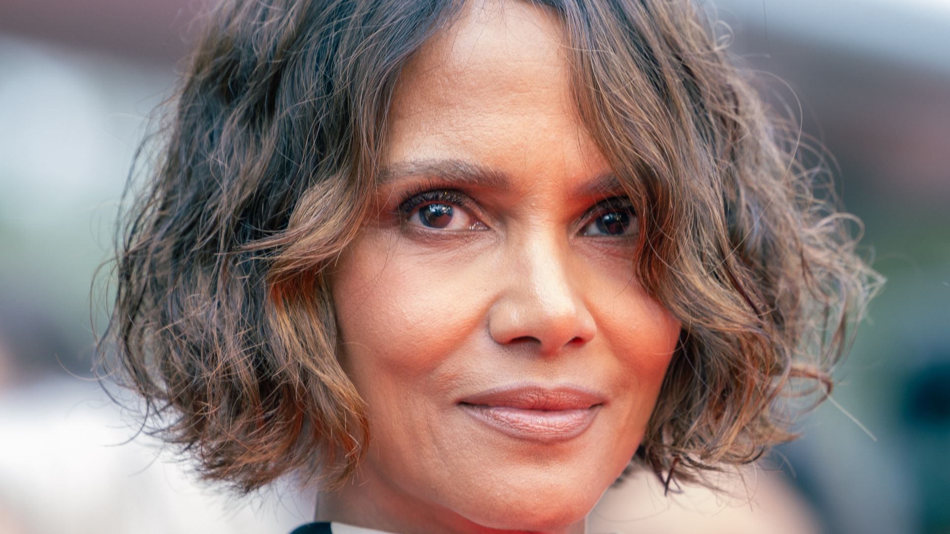 File:Halle Berry-1910.jpg