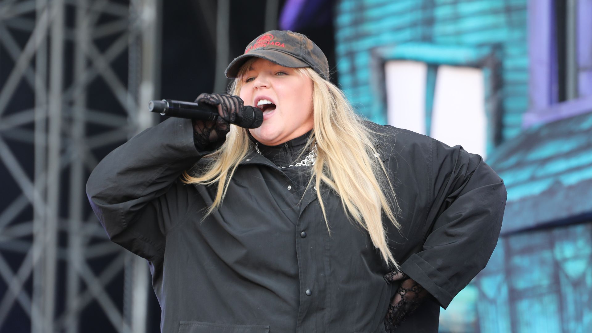 File:Tones and I - Southside Festival 2022 - IMG 3968 - 1.jpg