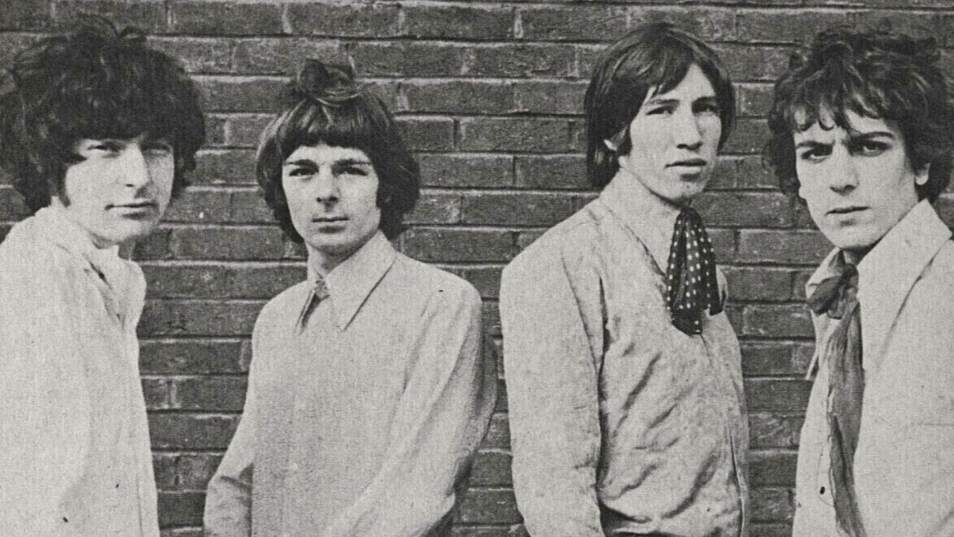 File:Pink Floyd 1967 with Syd Barrett.jpg