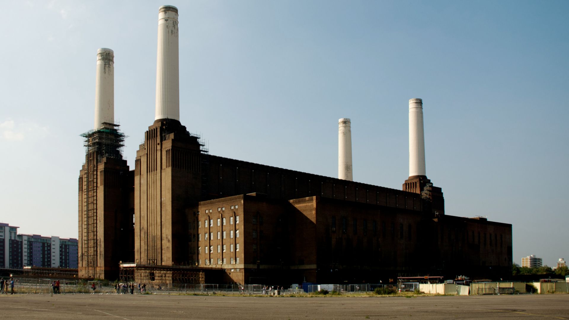 File:Battersea Power Station in London.jpg