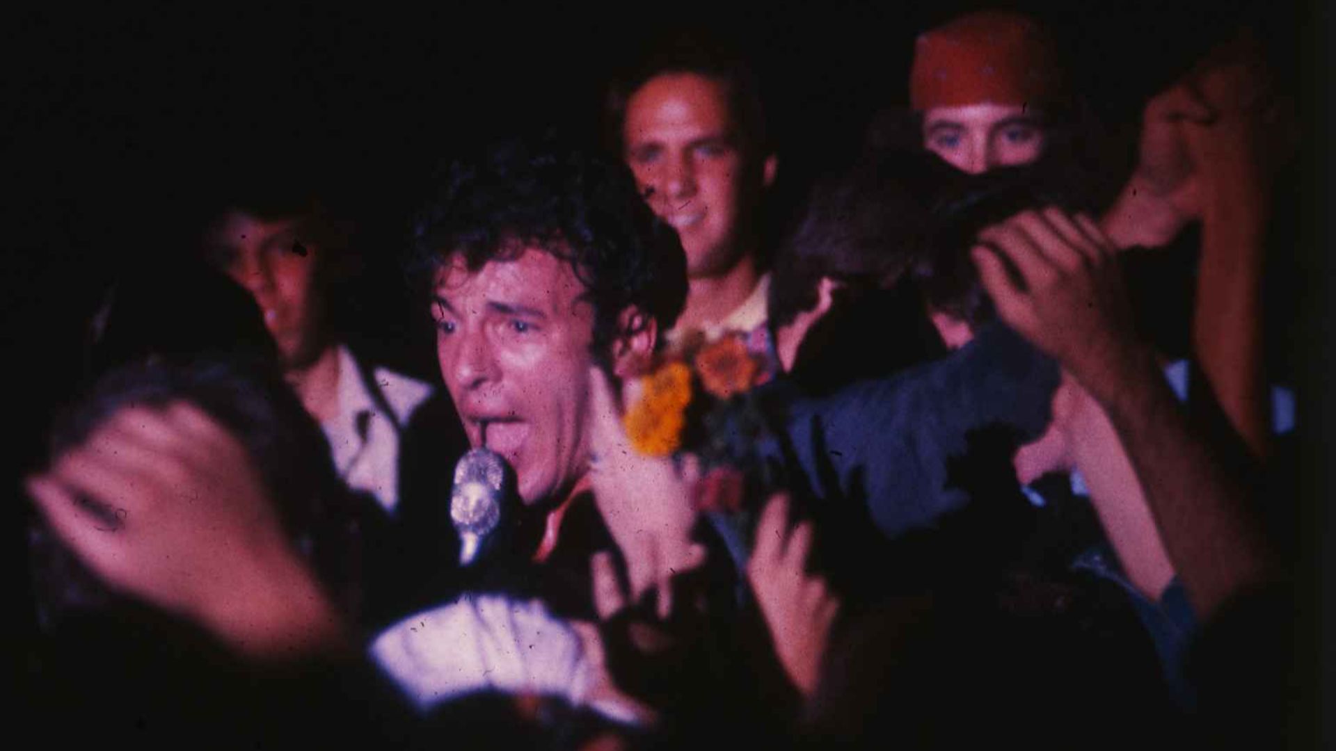 File:Bruce at the New Haven Coliseum (7238977146).jpg