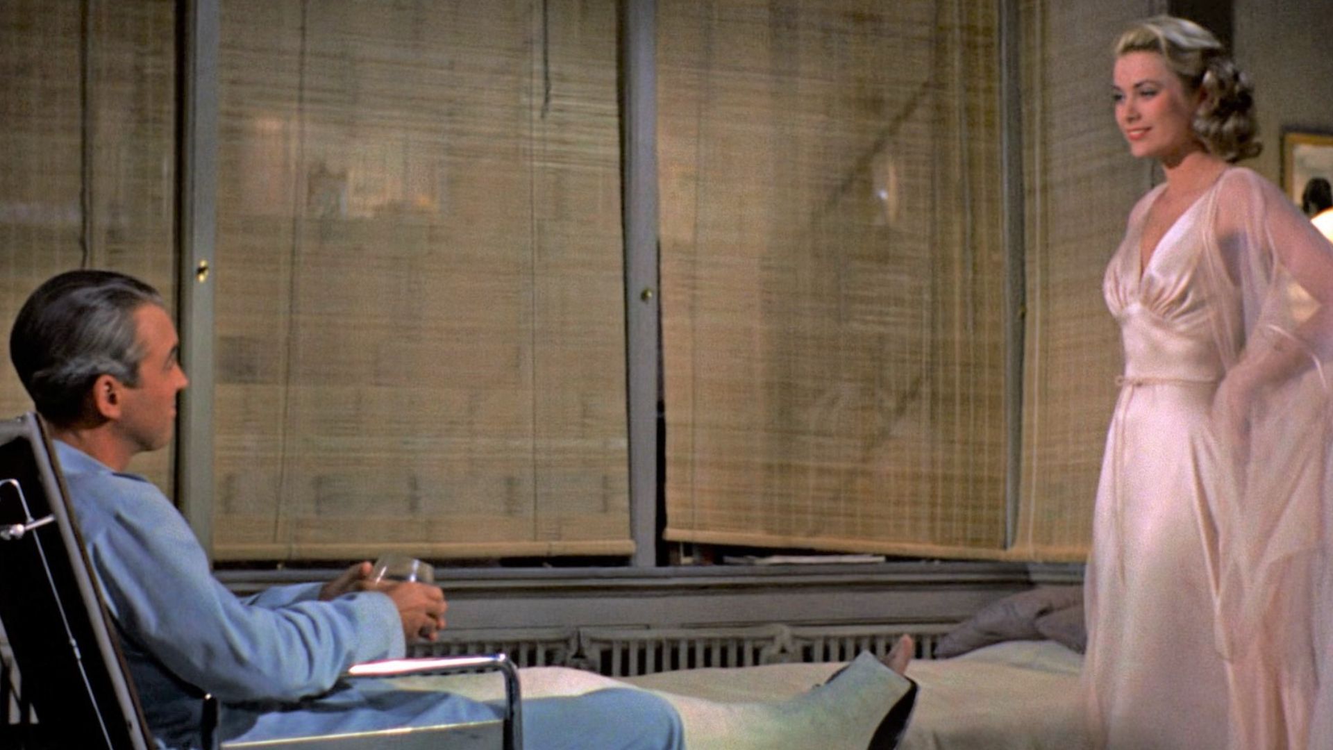 File:Rearwindow trailer 2.jpg